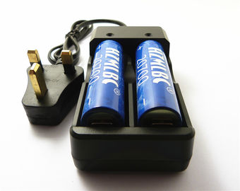 中国 高容量のリチウム電池のためのイギリスのプラグの充電電池の充電器2A サプライヤー